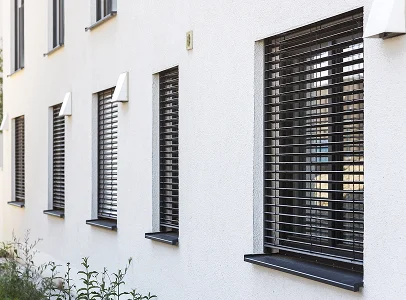 persiennes à Saint-Gervais-La-Forêt et à Romorantin près de Blois dans le Loir-et-Cher 41